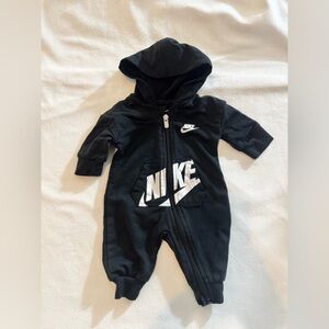 Newborn Baby Nike Logo, B&W Full-Zip Footed One Piece Pajamas, Coverall.
